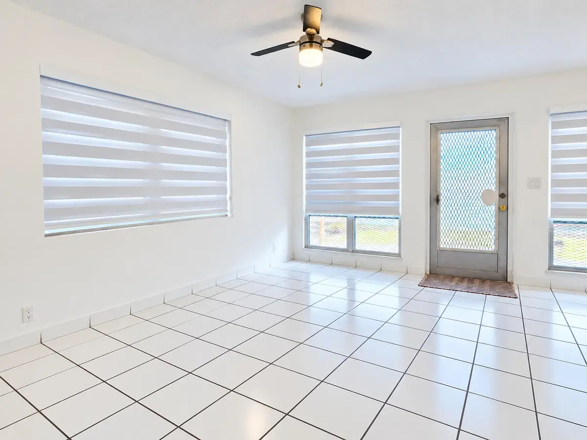 bright at 2716 NE 30TH Place 105C, Fort Lauderdale