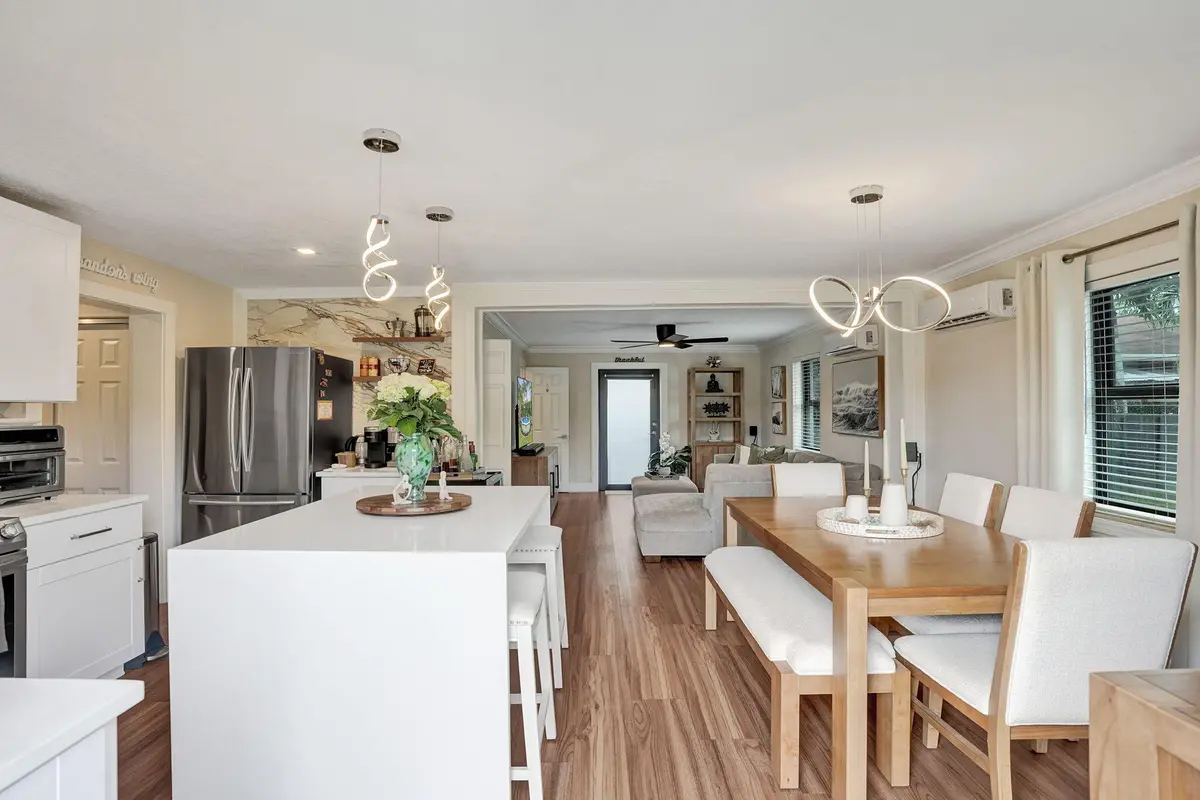 Kitchen / Dining at 800 N 59th Avenue 1-2, Hollywood