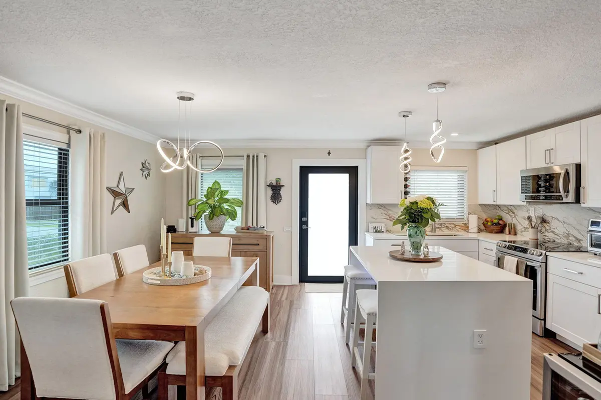 Kitchen / Dining at 800 N 59th Avenue 1-2, Hollywood