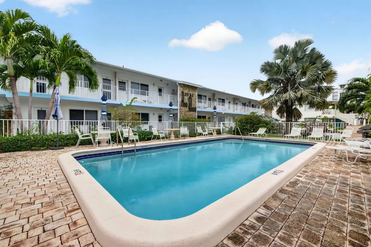 3-web-or-mls-699A6031 at 3232 Canal Drive, Pompano Beach