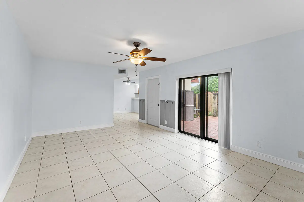 009-3754VictoriaDrive-WestPalmBeach-FL-3 at 3754 Victoria Drive, West Palm Beach