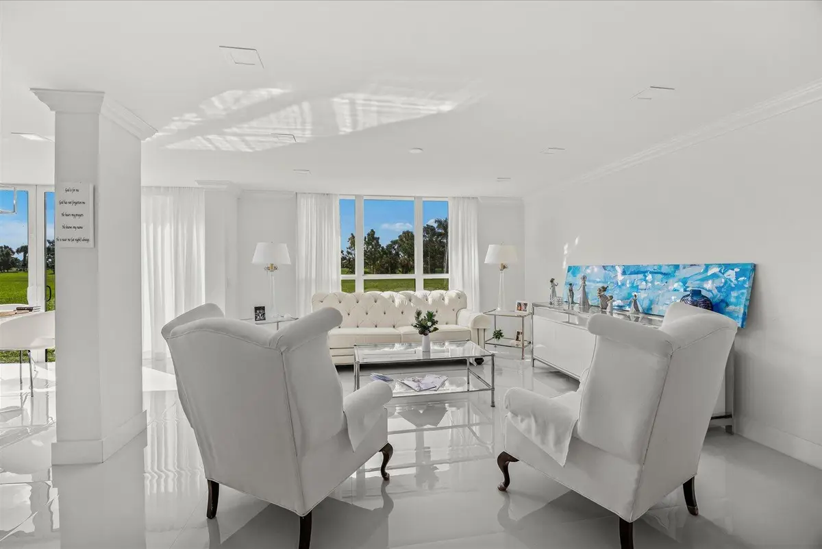Living Area at 5390 WOODLAND LAKES Drive 105, Palm Beach Gardens