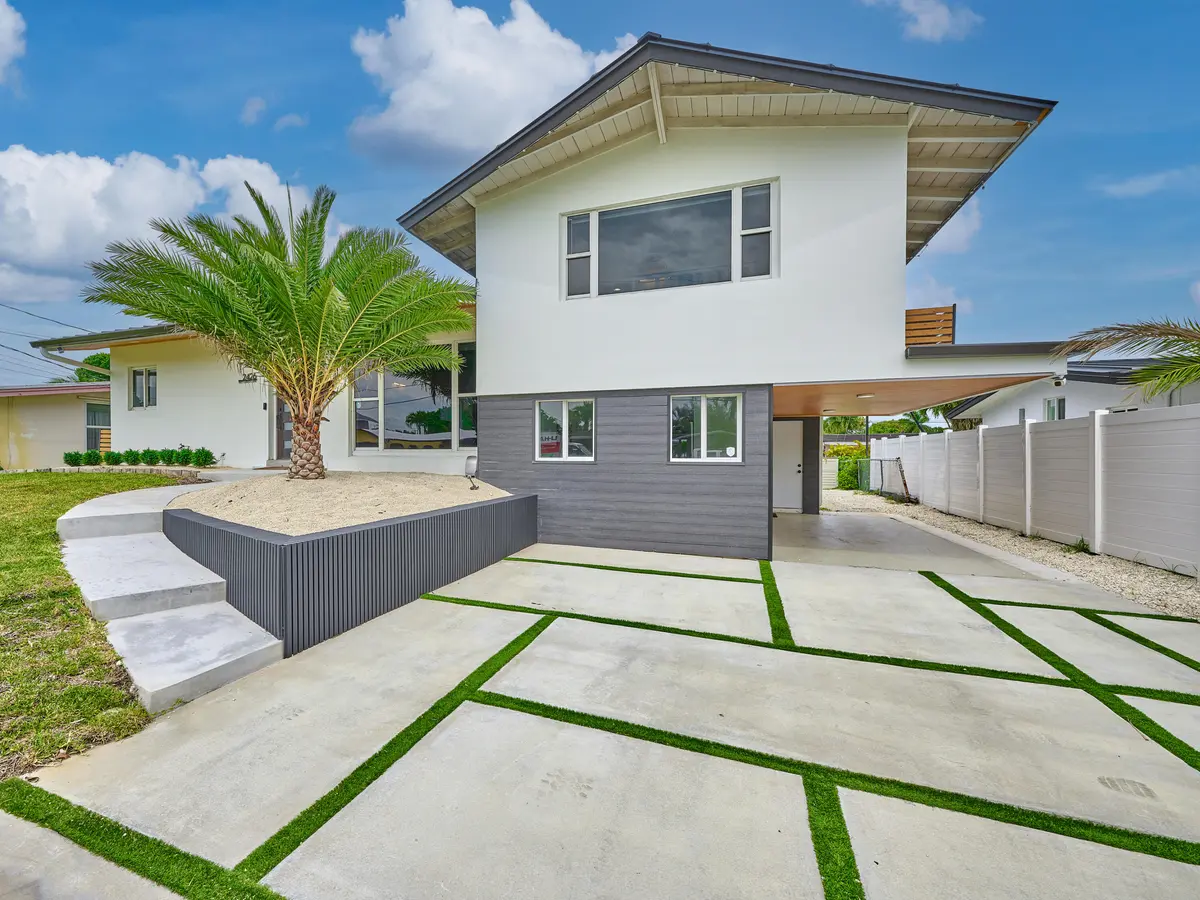 (3) Driveway at 2426 Key Largo Lane, Fort Lauderdale
