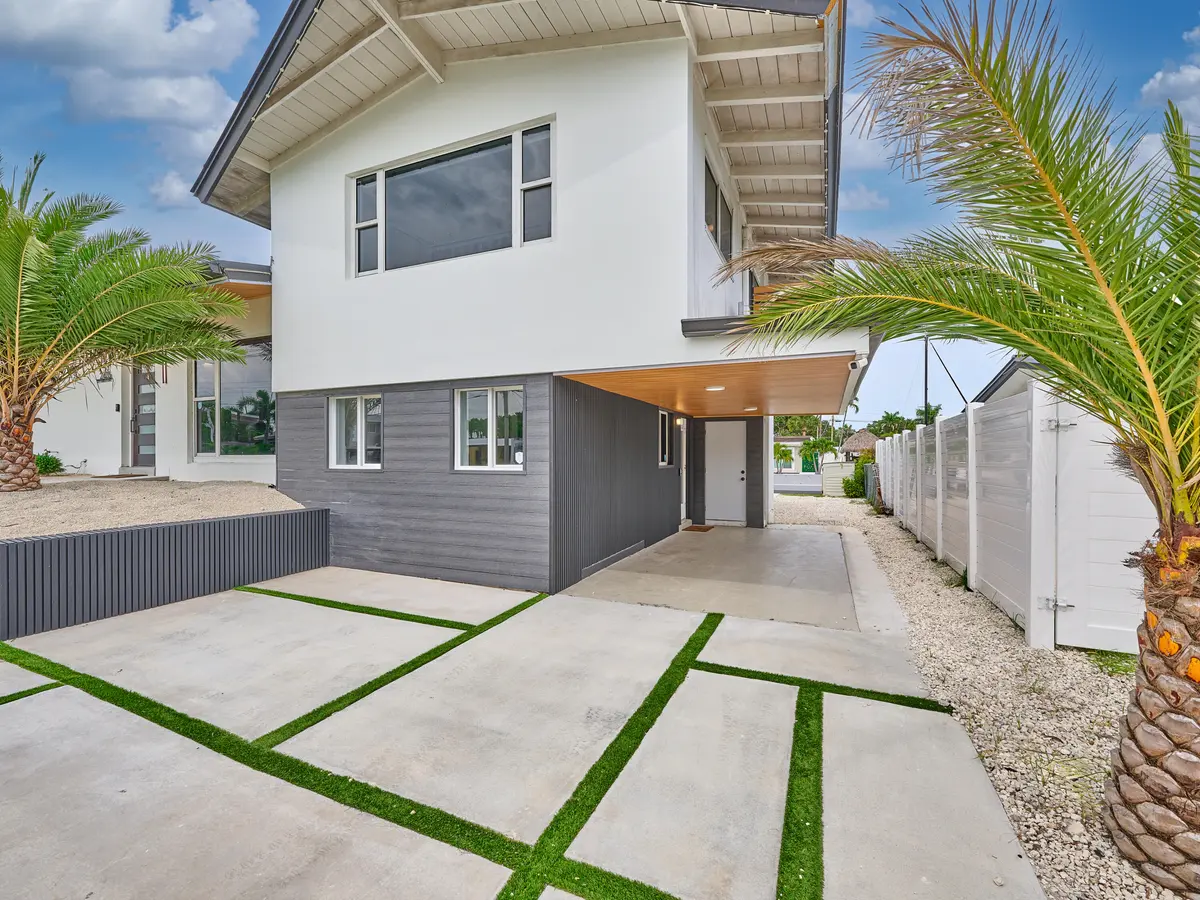 (6) Driveway:Carport at 2426 Key Largo Lane, Fort Lauderdale