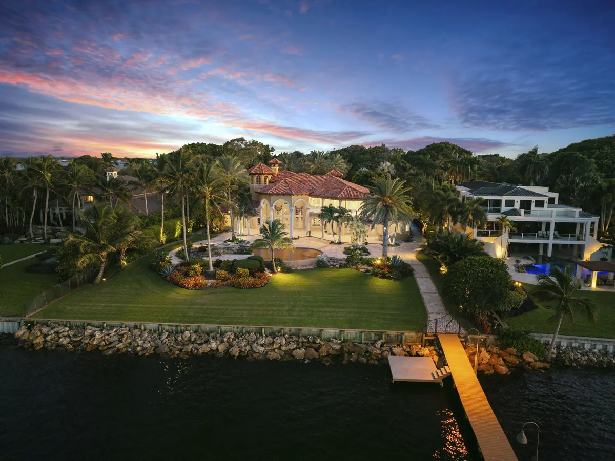 night drone at 4089 SE OLD SAINT LUCIE Boulevard, Stuart