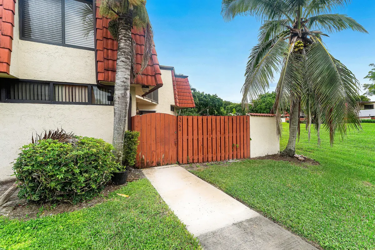 003-3754VictoriaDrive-WestPalmBeach-FL-3 at 3754 Victoria Drive, West Palm Beach
