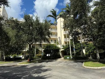 3500 OAKS CLUBHOUSE Drive 204, Pompano Beach – Condominium for rent