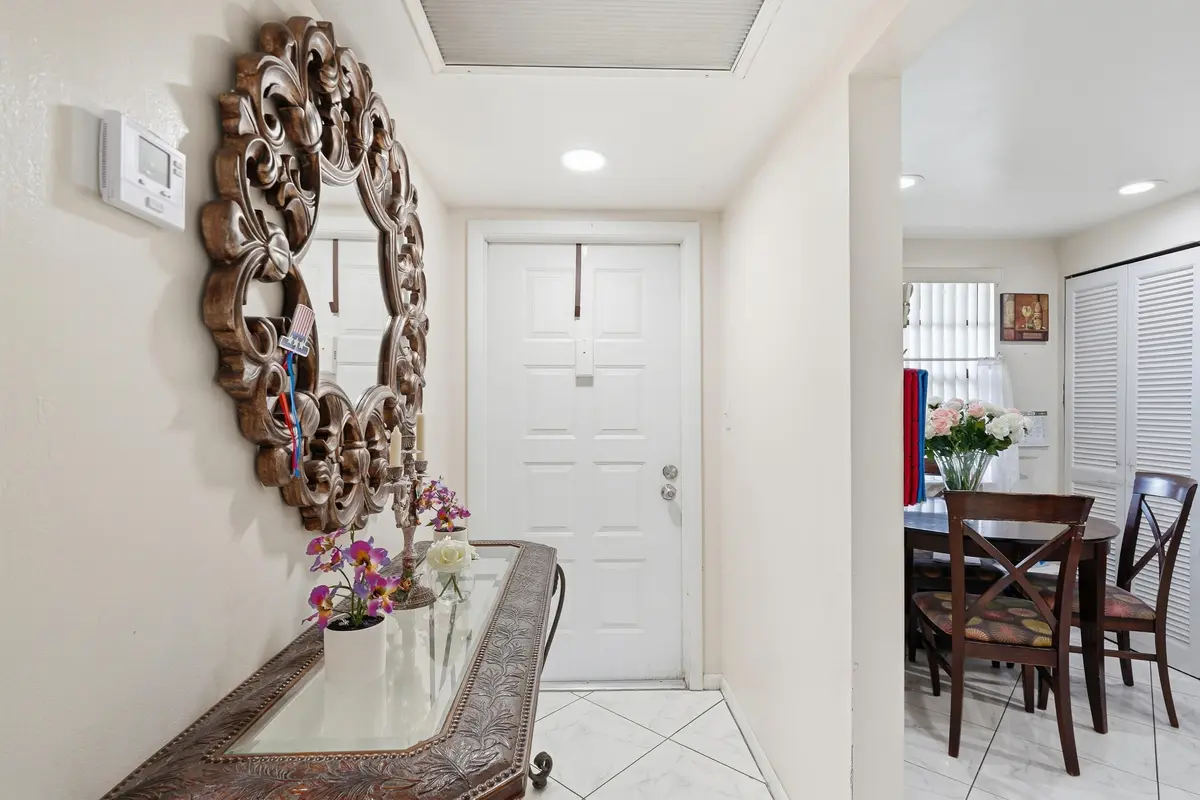 1000 Colony Point Circle 110, Pembroke Pines, FL – photo 7