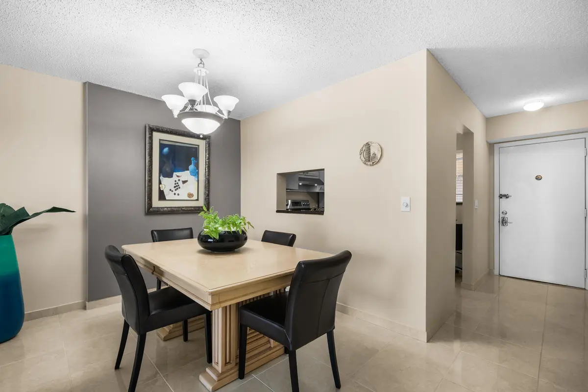 DSC01894 at 202 SE 10th Street 205, Dania Beach