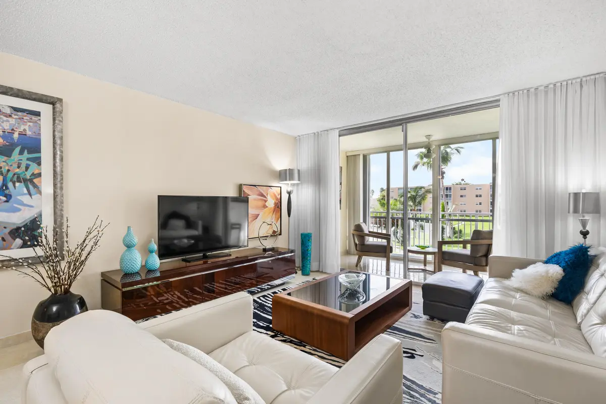 Living Room at 202 SE 10th Street 205, Dania Beach