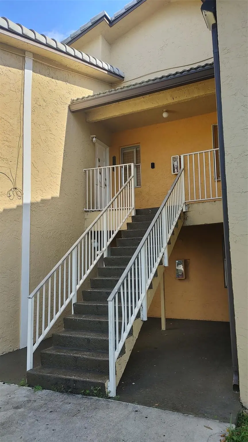 Photo 4 at 11585 NW 44TH Street 11585, Coral Springs