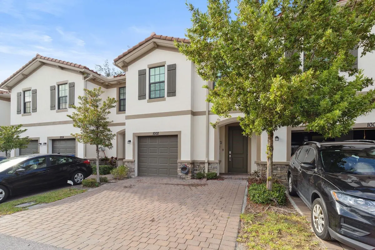 Photo 3 at 1002 SWEET BRIAR Lane, Riviera Beach