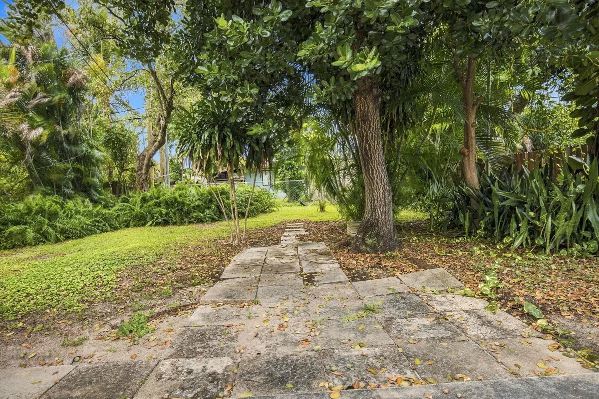 8-web-or-mls-IMG_8925 at 1524 NE 2ND Avenue, Fort Lauderdale