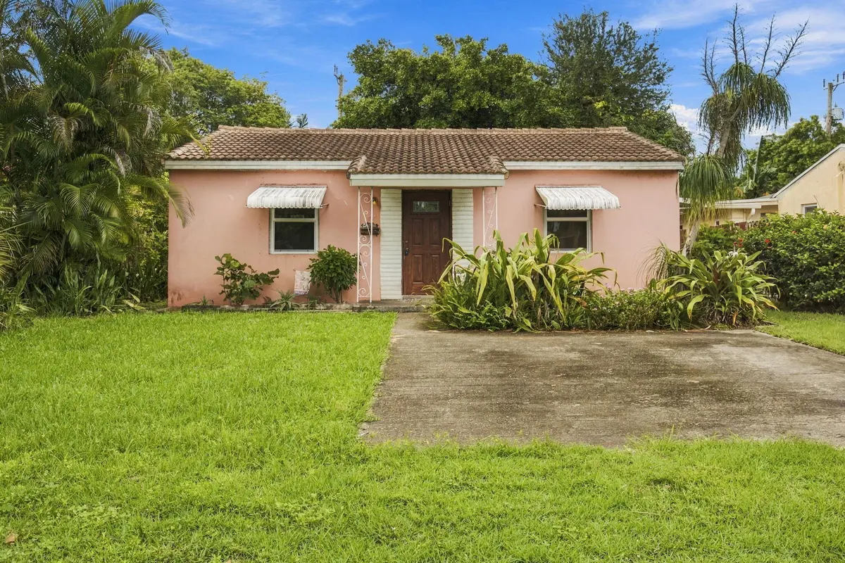4-web-or-mls-IMG_8907_autoremove_6500982 at 1524 NE 2ND Avenue, Fort Lauderdale