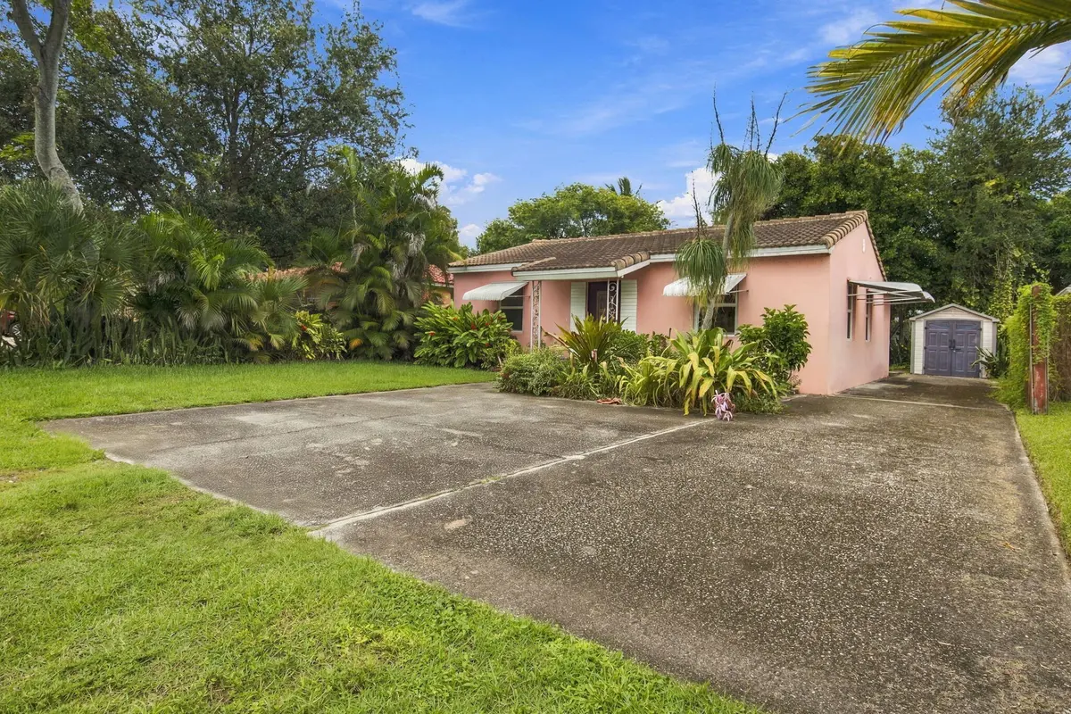 2-web-or-mls-IMG_8940_autoremove_6500984 at 1524 NE 2ND Avenue, Fort Lauderdale