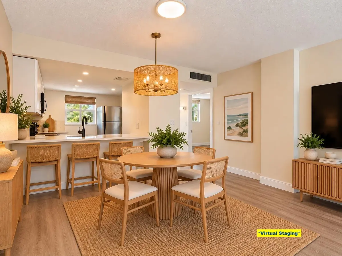 Dining area at 114 Royal Pk Drive 3A, Oakland Park