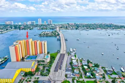 2640 Lake Shore Drive 2608, Riviera Beach – Condominium for sale
