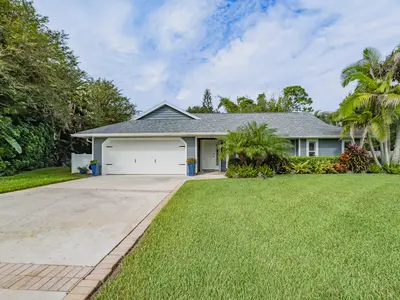 215 8TH Terrace, Vero Beach – Single Family Residence for sale