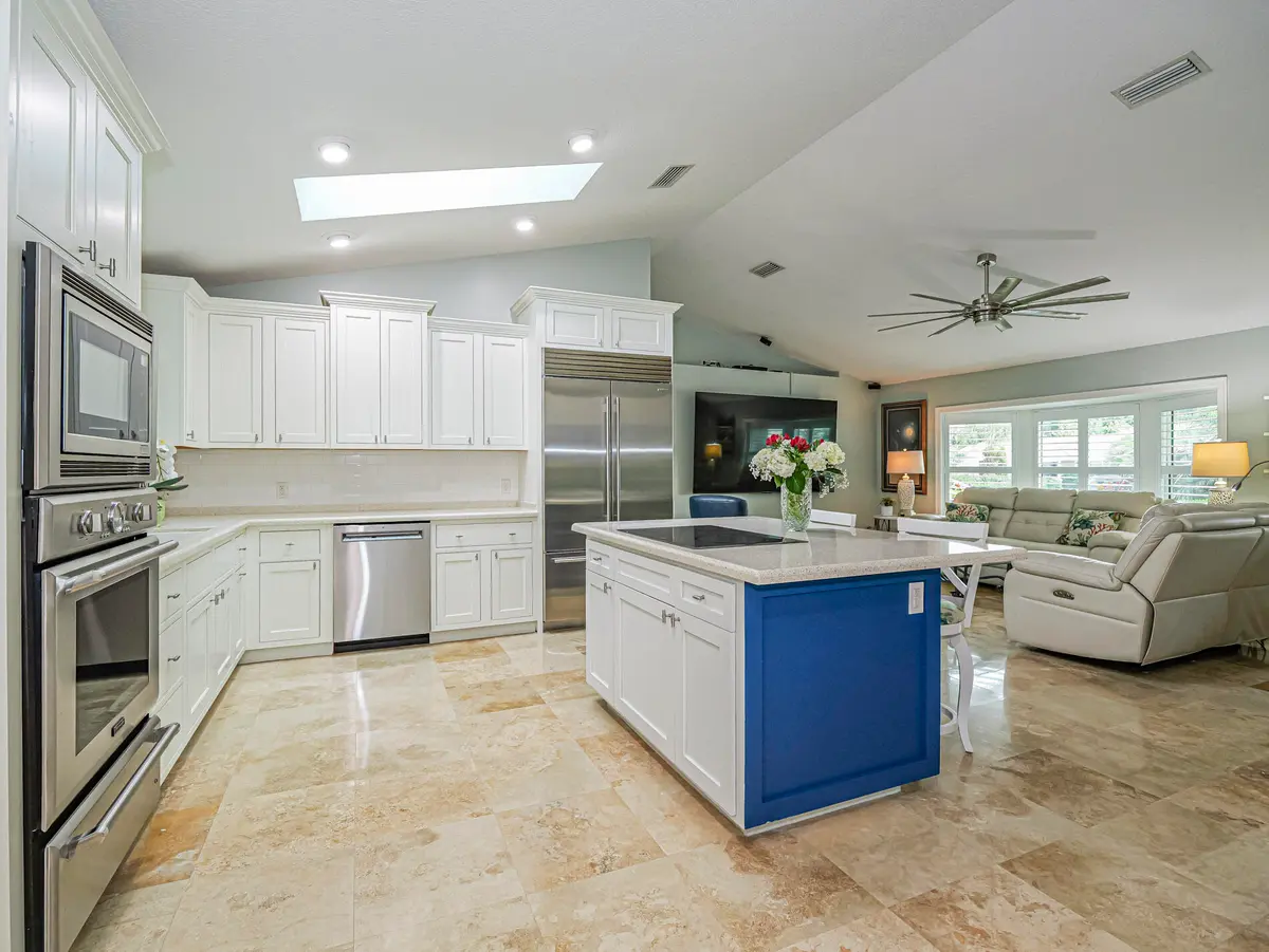 215 8th Ter Vero Beach at 215 8TH Terrace, Vero Beach