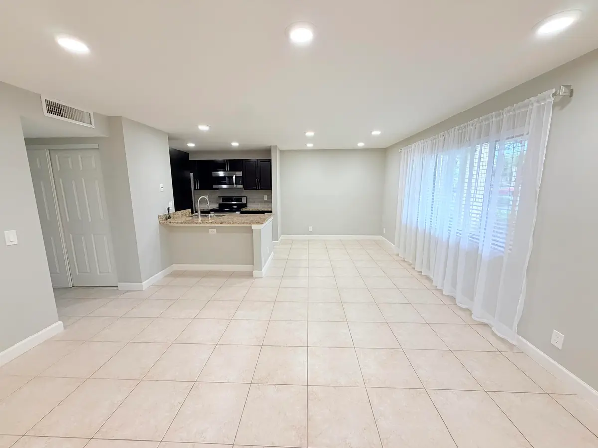 IMG_1361 at 907 MEADOWS Circle, Boynton Beach