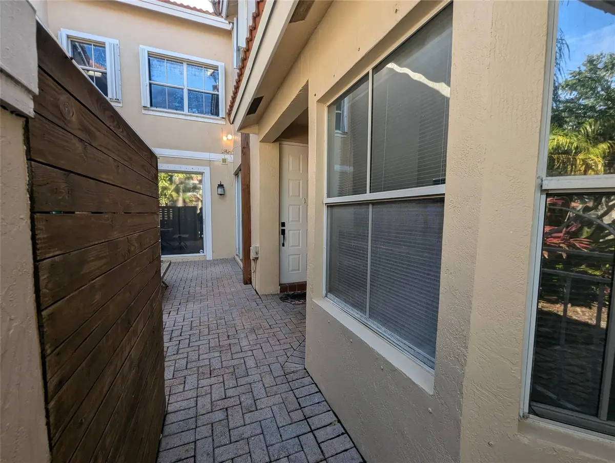 Photo 4 at 1770 YELLOWHEART Way, Hollywood