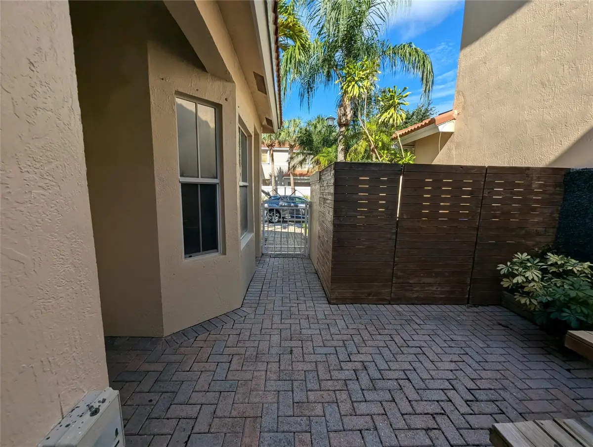 Photo 5 at 1770 YELLOWHEART Way, Hollywood