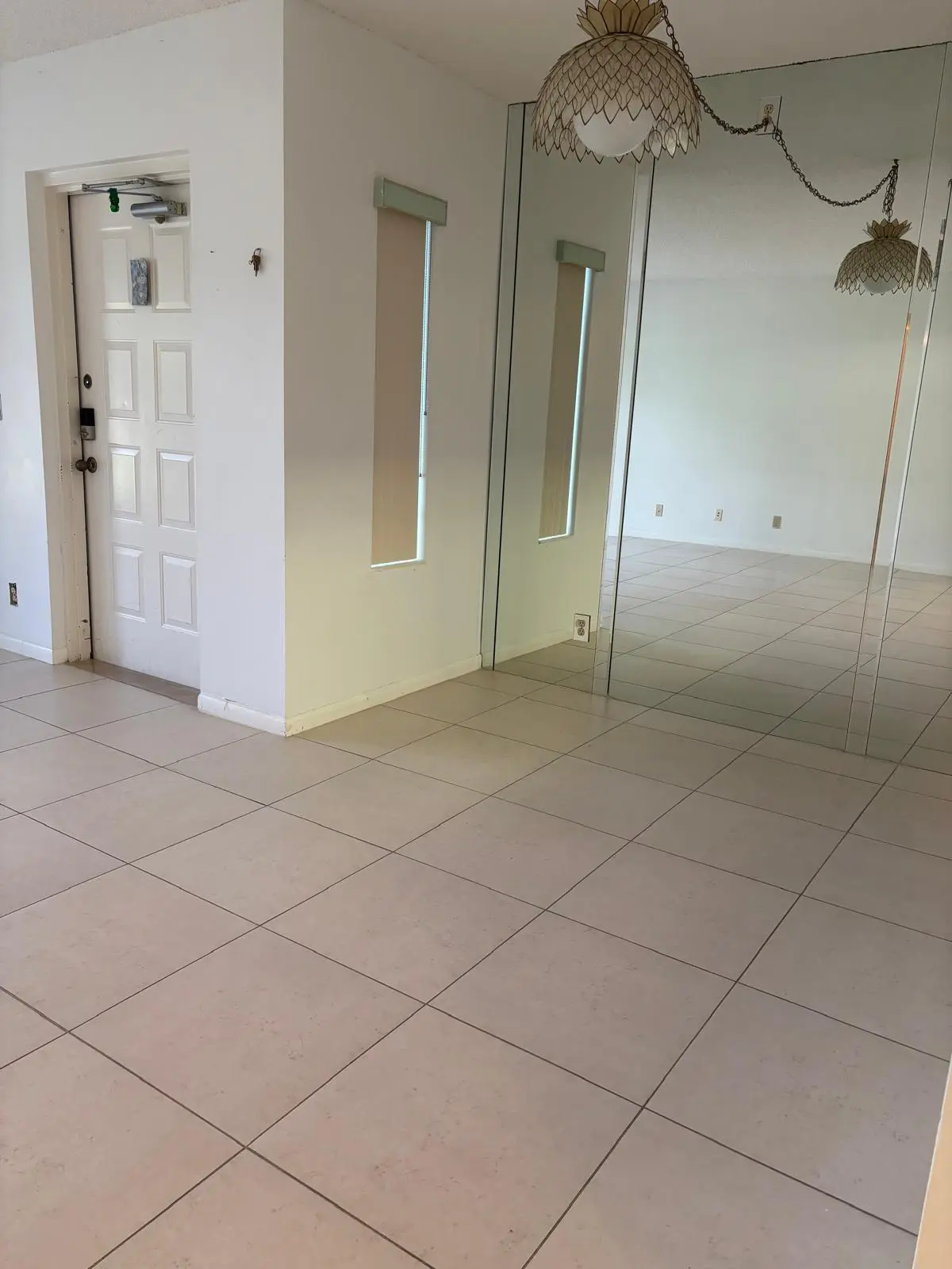 dining nook at 3676 ALDER Drive E1, West Palm Beach