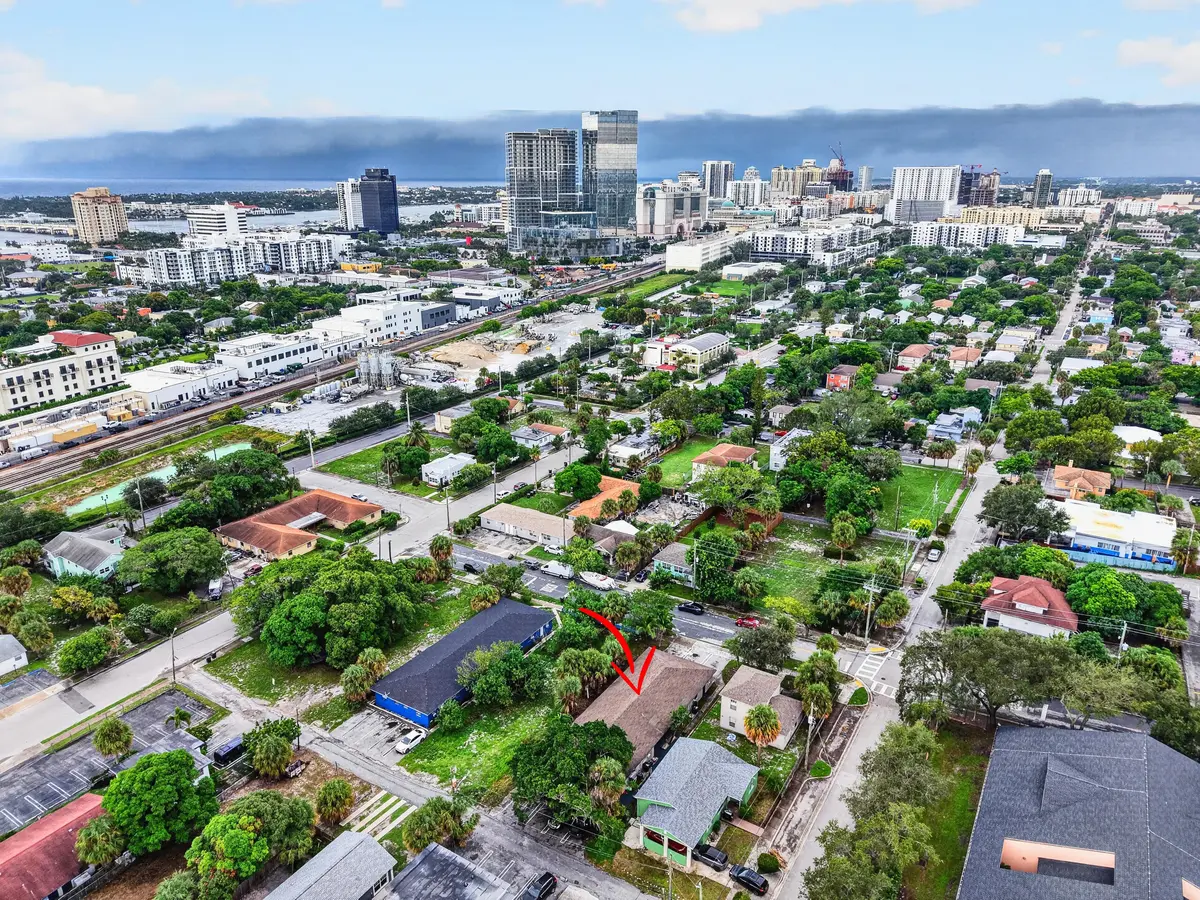 Proximity to Downtown at 633 10th Street 1-5, West Palm Beach