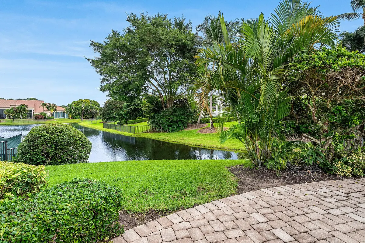 13740 Le Havre at 13740 Le Havre Drive, Palm Beach Gardens