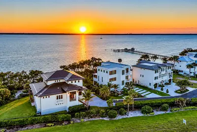 7683 Pelican Pointe Drive, Jensen Beach – Single Family Residence for sale