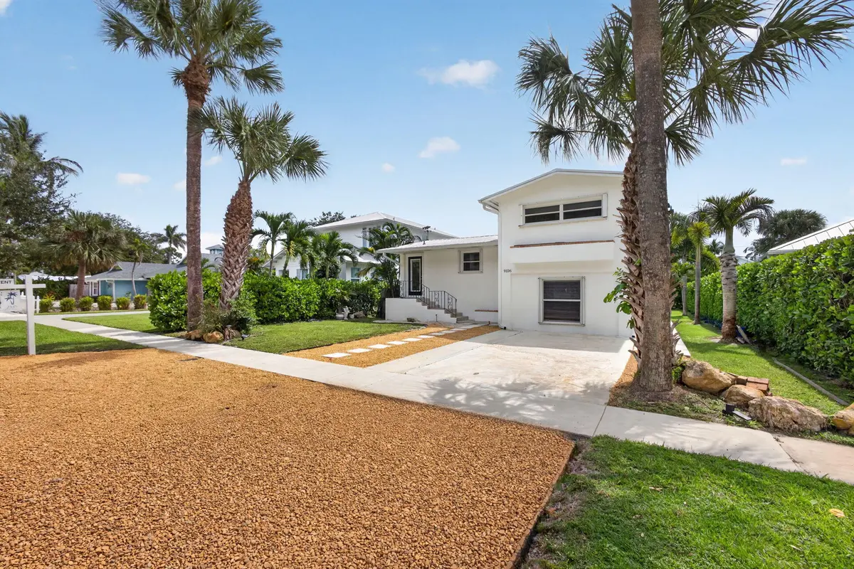 1-web-or-mls-5D1A9094 at 9106 SE VENUS Street, Hobe Sound
