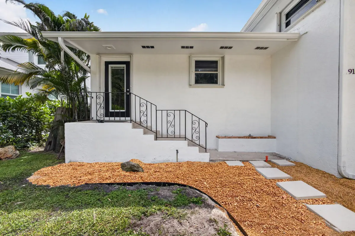 7-web-or-mls-5D1A9124 at 9106 SE VENUS Street, Hobe Sound
