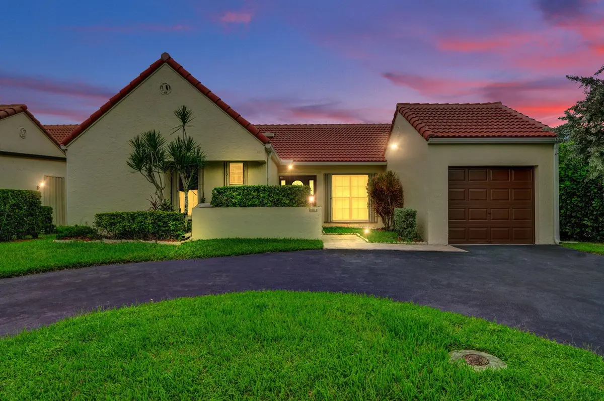 2-web-or-mls-DSC07015 (2) at 2001 Maplewood Drive, Coral Springs