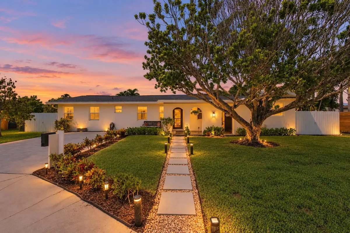 twilight at 1409 Richard Lane, Lake Worth Beach