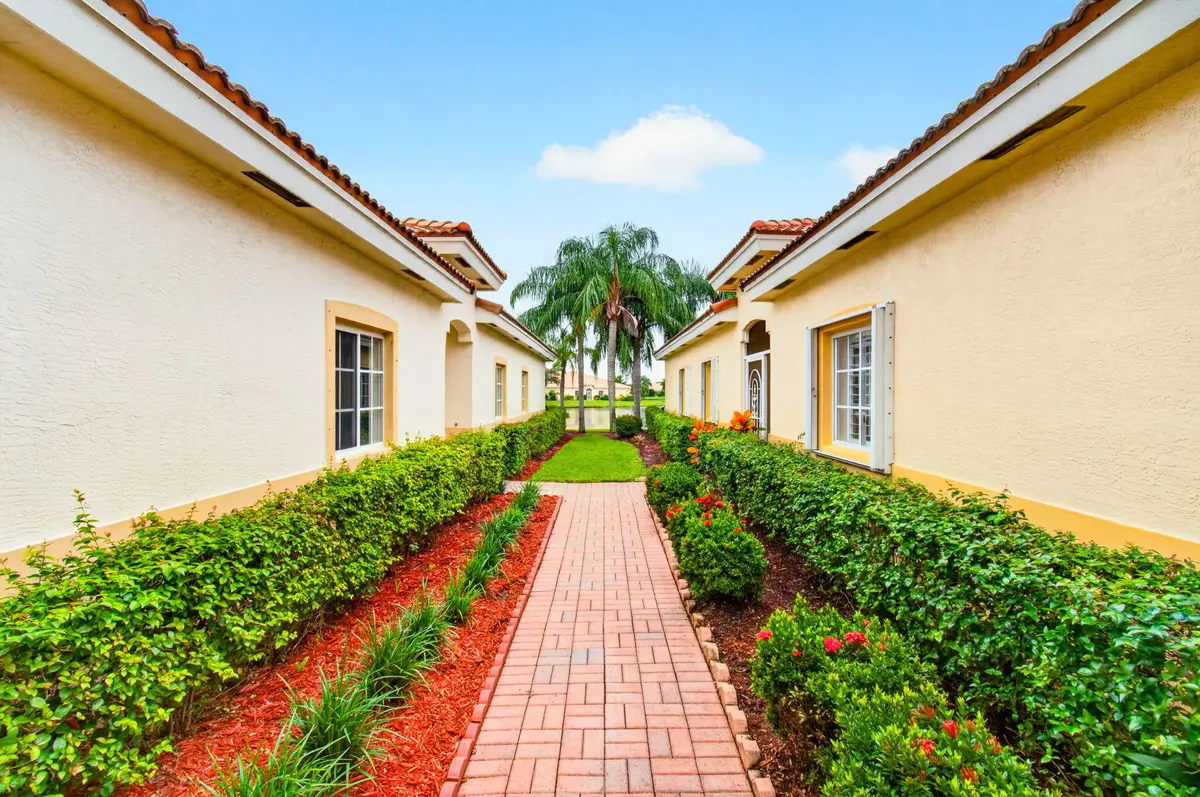 Inviting at 2340 WINDJAMMER Way, West Palm Beach