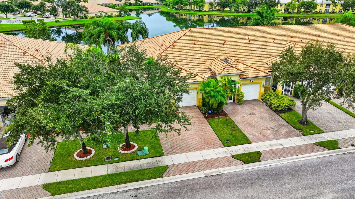 22frpmt f ; at 2340 WINDJAMMER Way, West Palm Beach