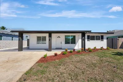 131 SE 4th Avenue, Boynton Beach – Single Family Residence for rent