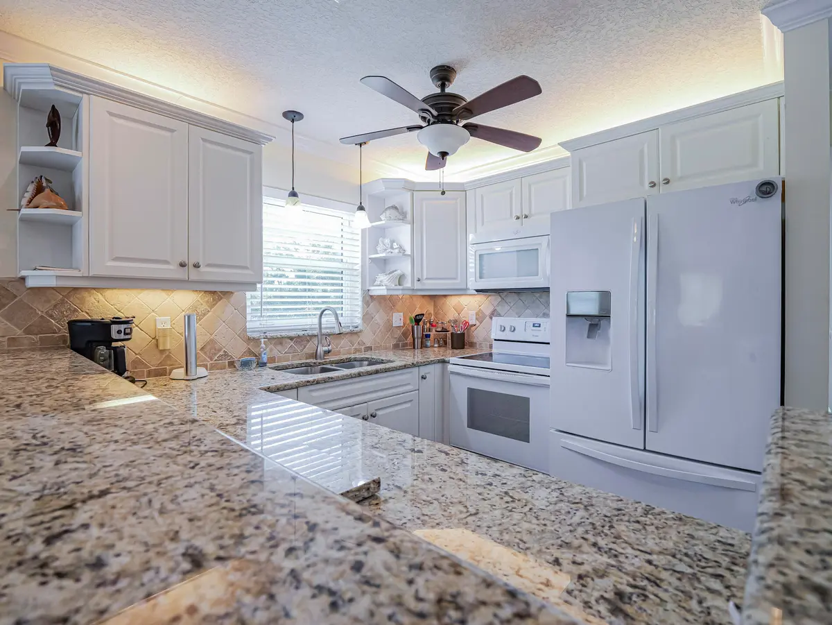 26 PINE ARBOR Lane 201, Vero Beach, FL – photo 5