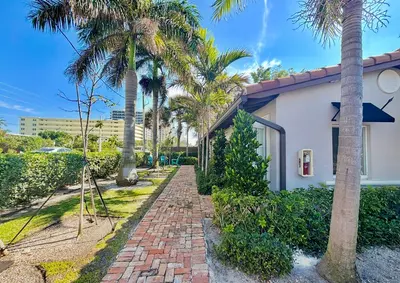 201 S Ocean Boulevard 2, Boca Raton – Apartment for rent