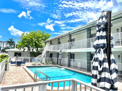 330 W Camino Real 7, Boca Raton – Apartment for rent