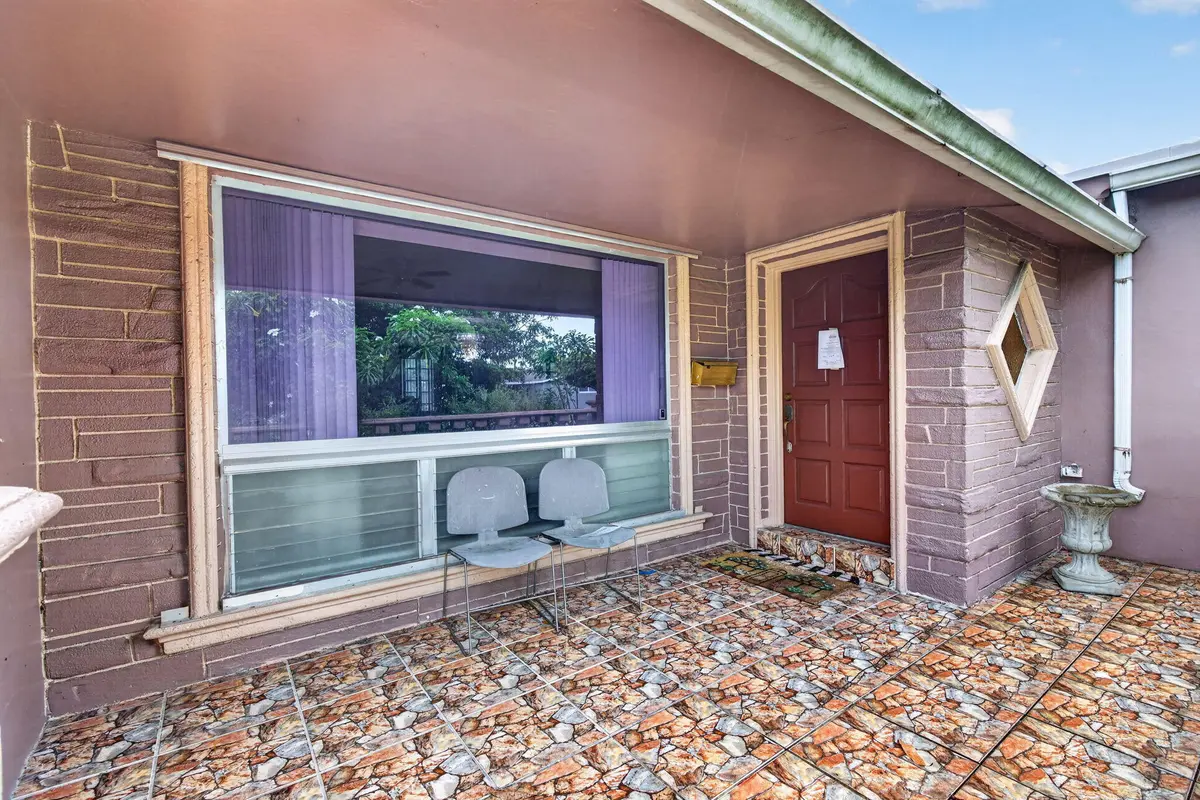 5-web-or-mls-_A7A0328 at 7761 BILTMORE Boulevard, Miramar