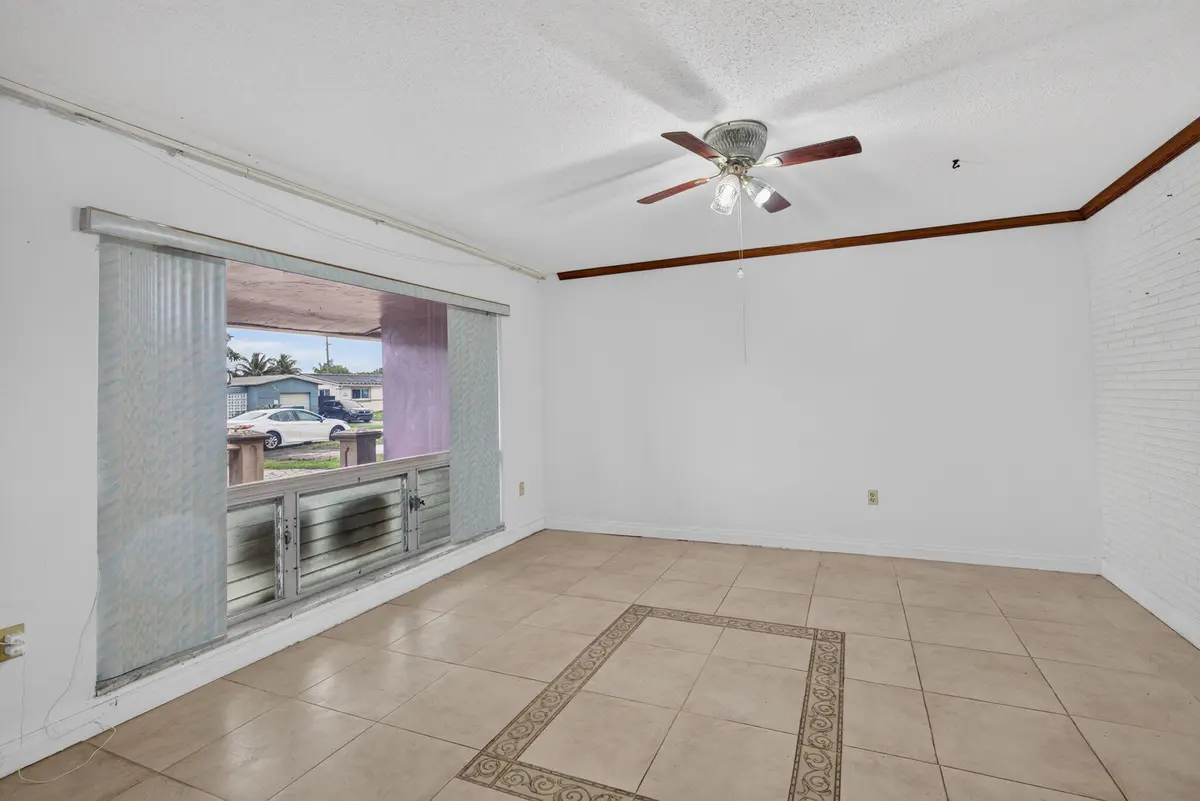 7-web-or-mls-_A7A0377 at 7761 BILTMORE Boulevard, Miramar