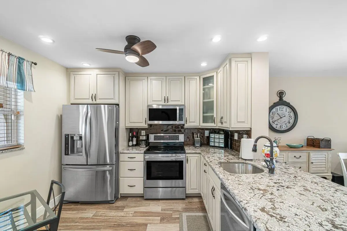 007-250Northeast20thStreet-2300-Boca-FL- at 250 NE 20th Street 230, Boca Raton