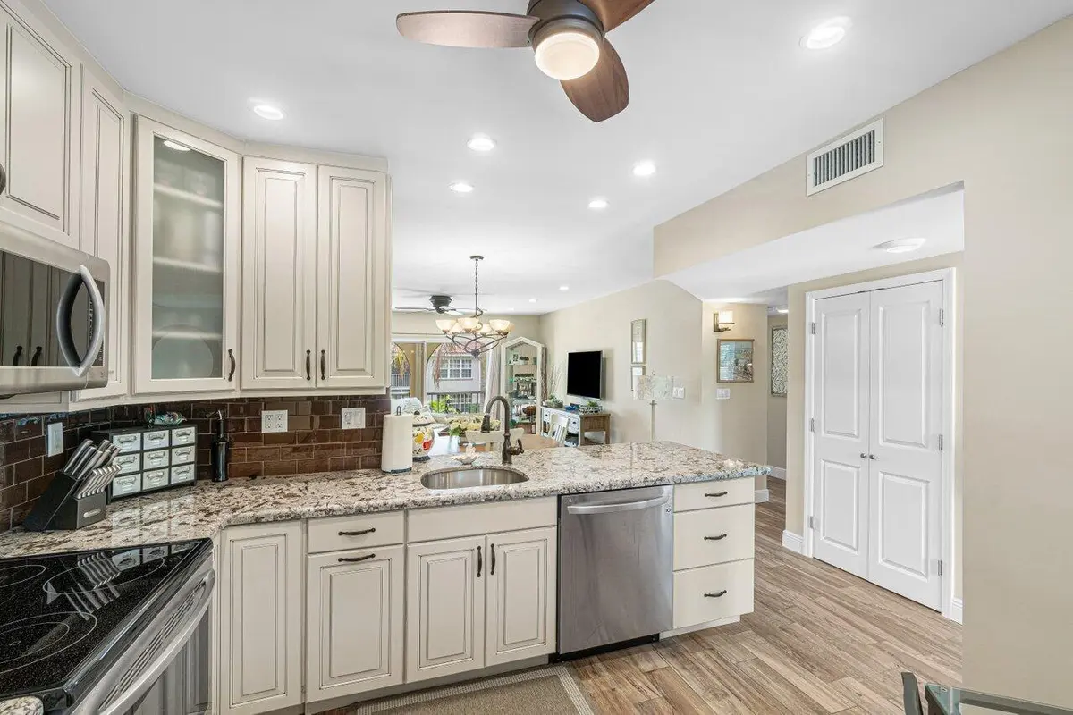 009-250Northeast20thStreet-2300-Boca-FL- at 250 NE 20th Street 230, Boca Raton