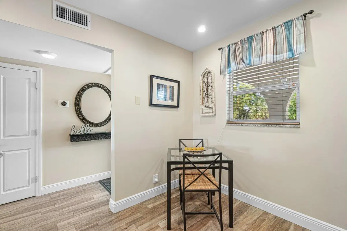 010-250Northeast20thStreet-2300-Boca-FL- at 250 NE 20th Street 230, Boca Raton