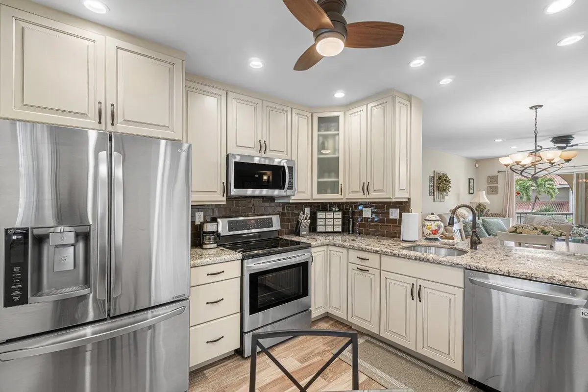 011-250Northeast20thStreet-2300-Boca-FL- at 250 NE 20th Street 230, Boca Raton