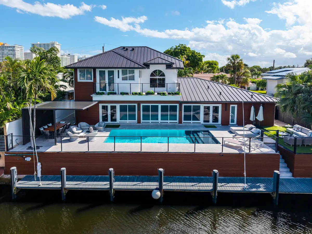 DJI_20260925153854_0239_D at 11 Castle Harbor Isle Drive, Fort Lauderdale