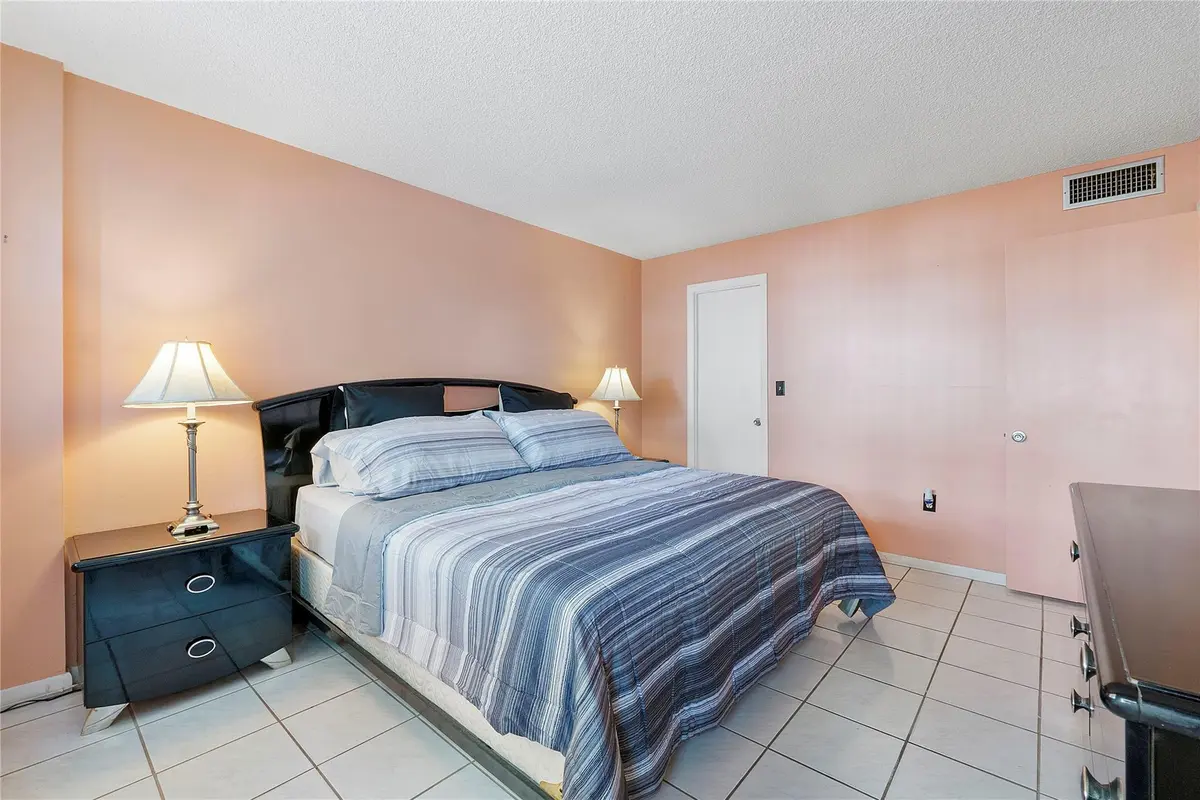 Photo 6 at 1720 JEFFERSON Street 212, Hollywood