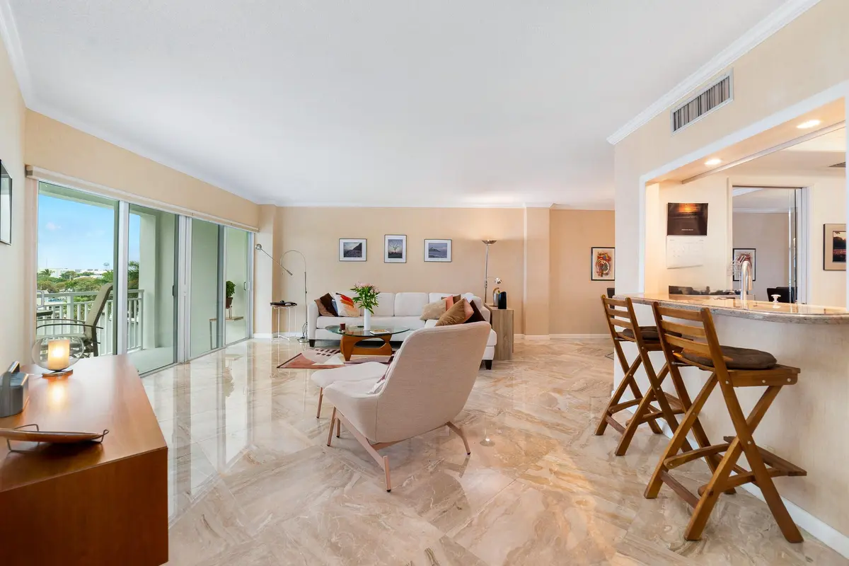 DSC03001 v2 at 1000 Lowry Street 6H, Delray Beach