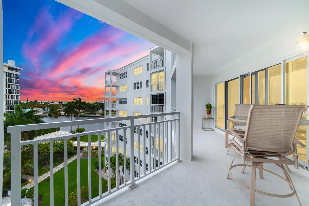DSC03967a-1 at 1000 Lowry Street 6H, Delray Beach